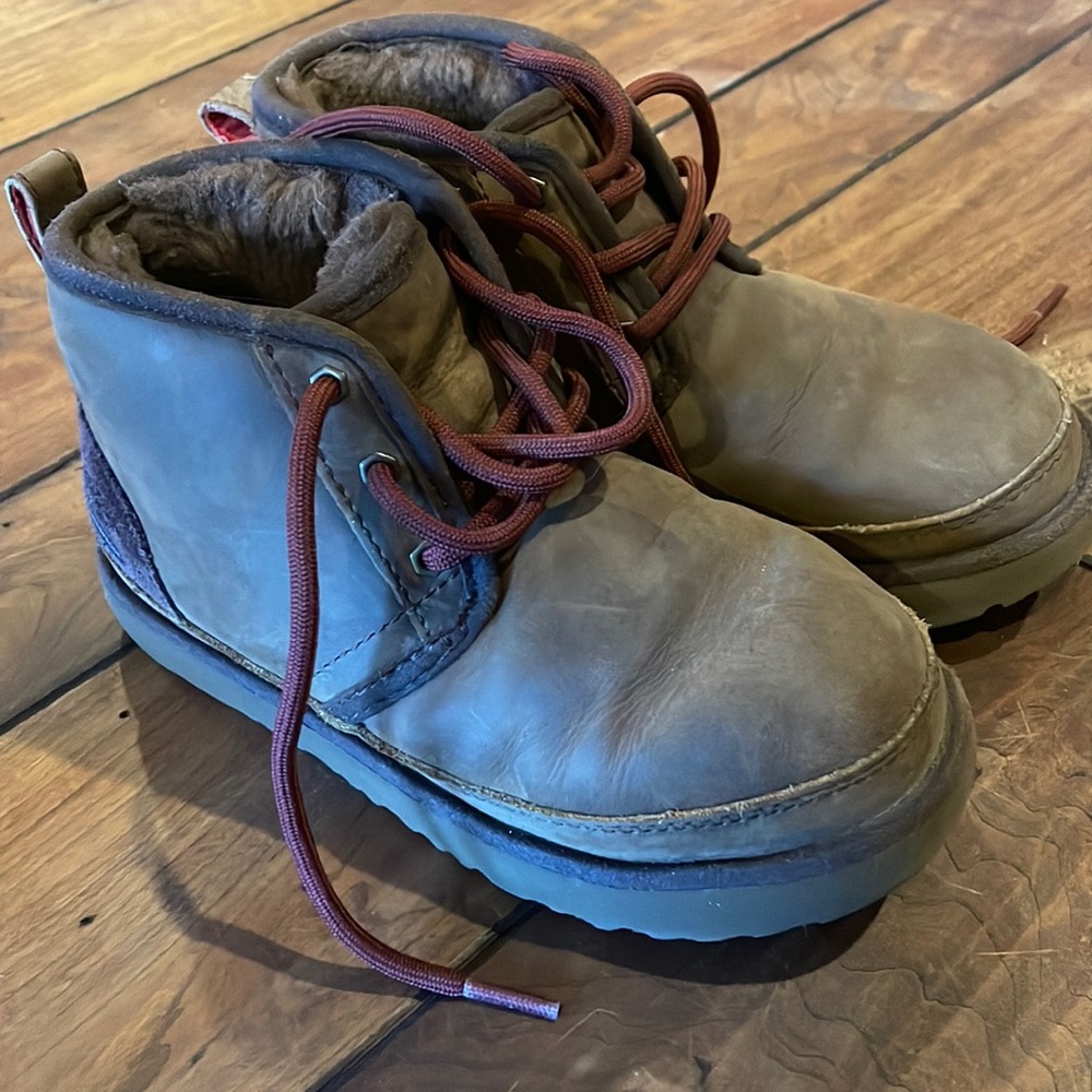 UGG waterproof boots size 13 boys. Like new